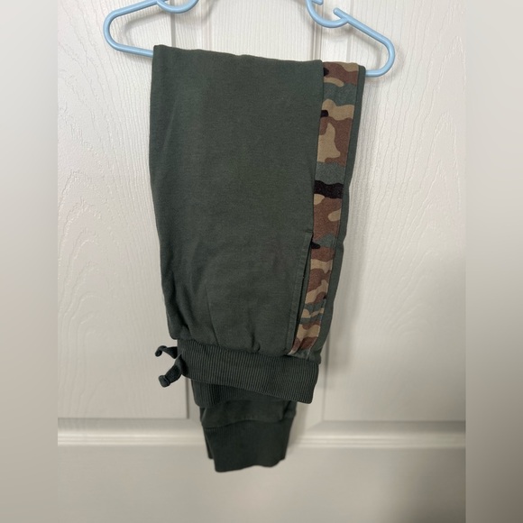 Boys camouflage pant set size 10/12 - Picture 4 of 6